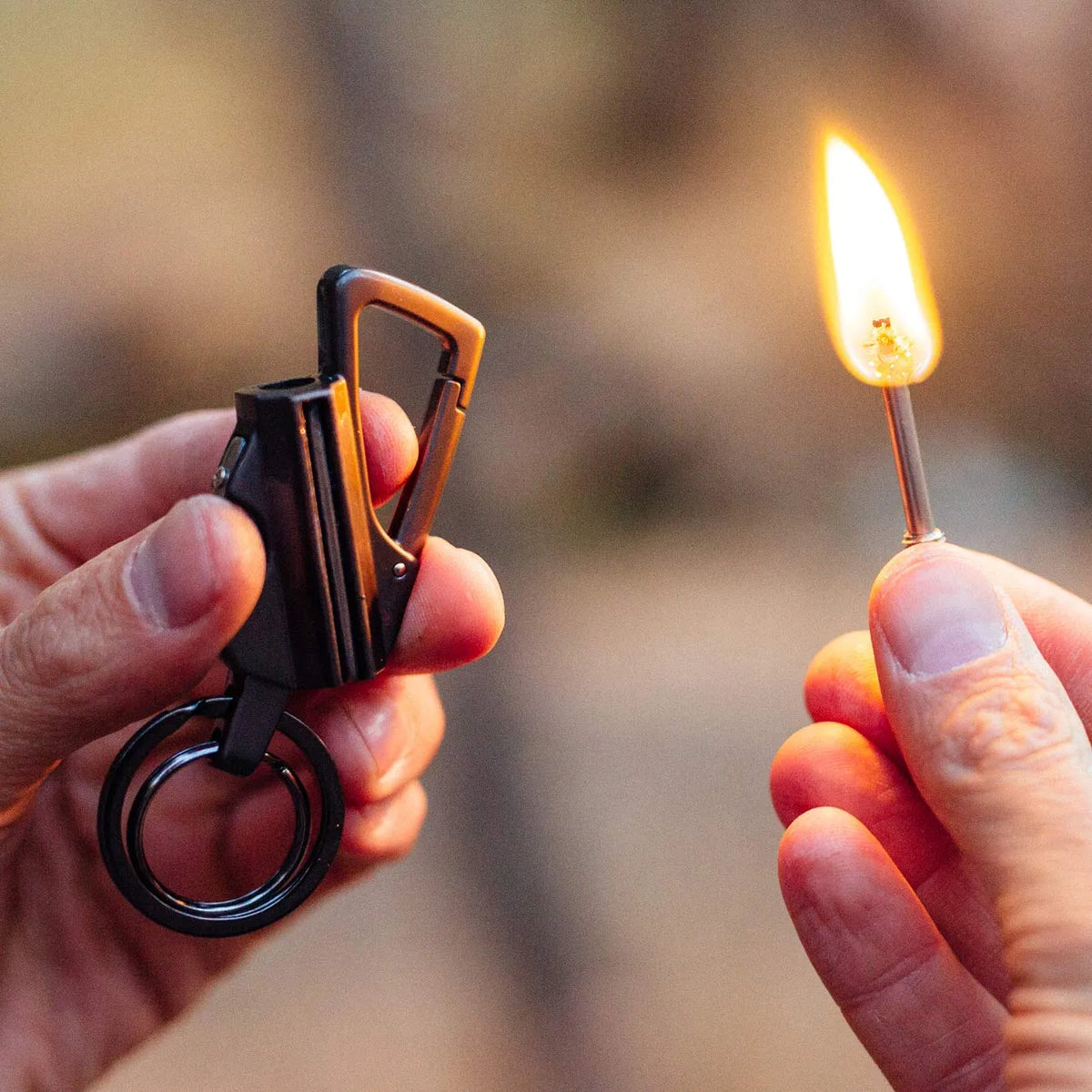 🔥3-in-1 Permanent Match & Carabiner Keychain