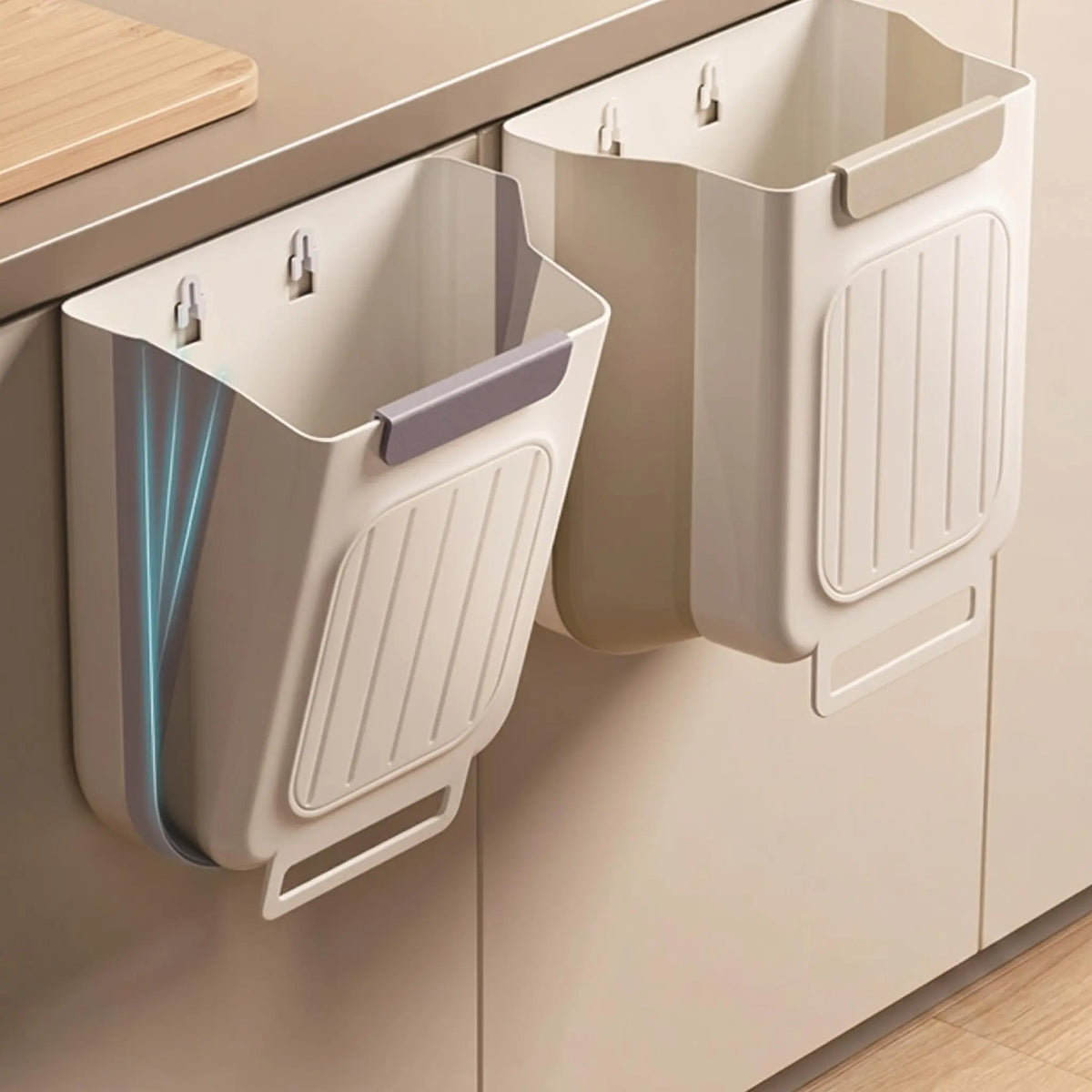 2026 New Hanging Bin for Kitchen Cabinet Doors, Plastic Folding Garbage Bin for Cabinet🗑️